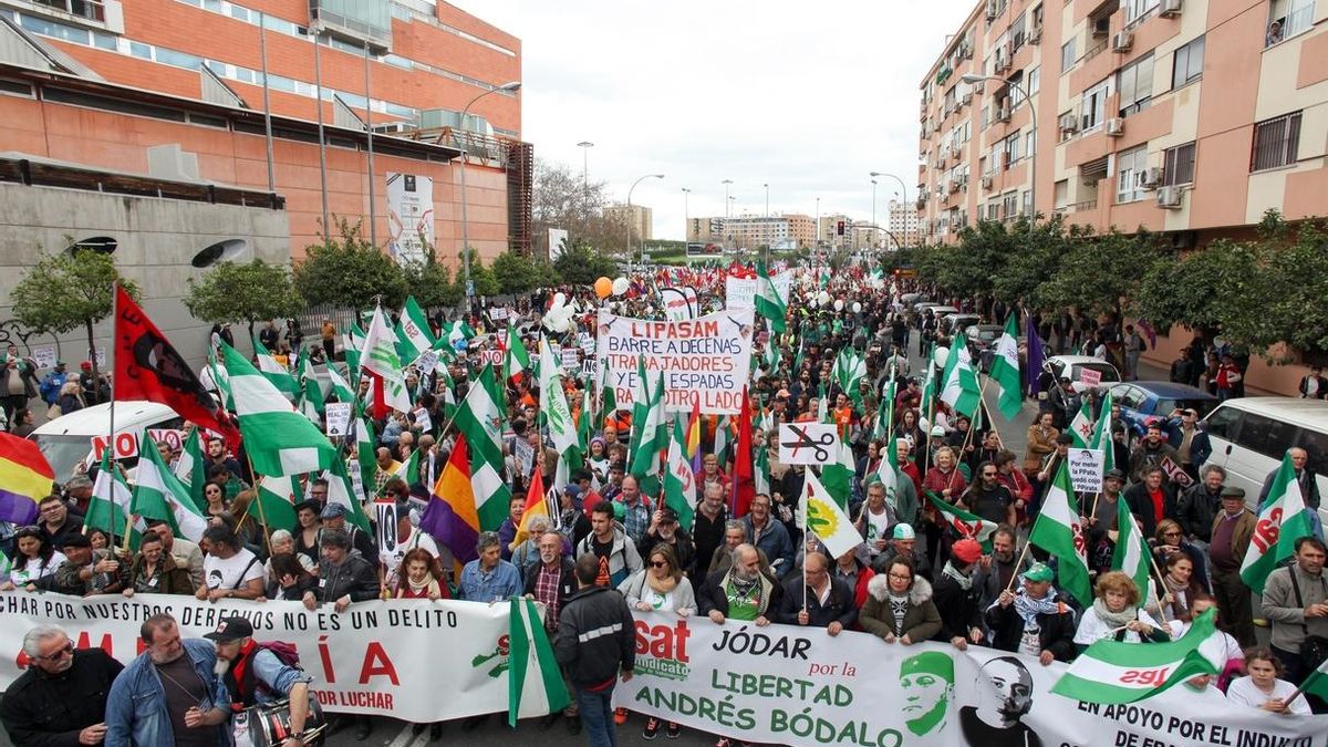Decenas de miles de personas participan en la 'Marcha de la Dignidad' para que el 28F sea "una jornada de lucha"