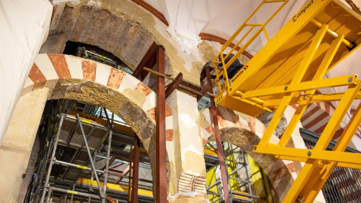 El Cabildo presenta a la Junta la segunda fase de la restauración programada tras el incendio de la Mezquita