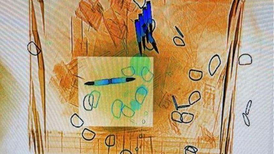 Correos pide el despido del vigilante que no detectó las balas de las cartas con amenazas a Iglesias, Marlaska y Gámez