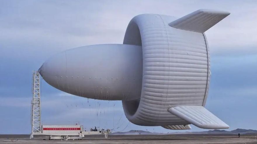 China pone en marcha una turbina eólica flotante de tamaño gigantesco que se eleva casi dos kilómetros en el aire