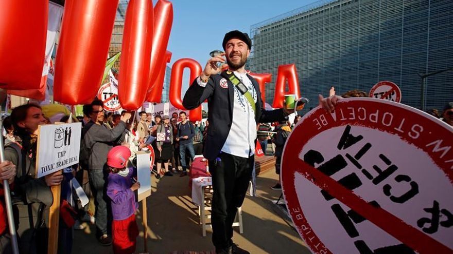 Greenpeace denuncia que la UE niega el acceso público a los debates sobre los TTIP y CETA