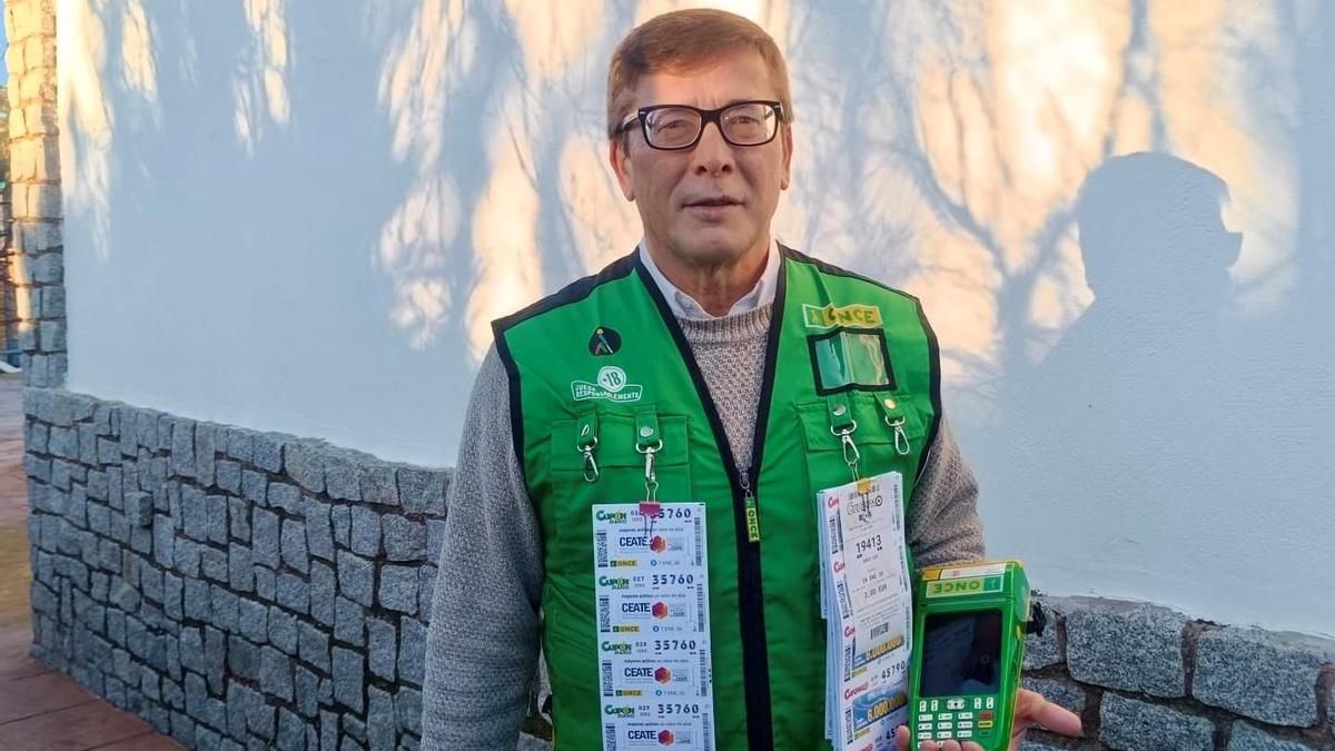Joaquín Expósito, vendedor de la ONCE que ha dado el premio este 5 de enero en Córdoba.