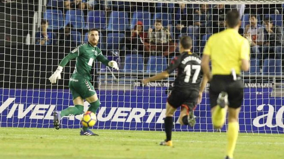 El portero tinerfeño, en un partido en el Heliodoro