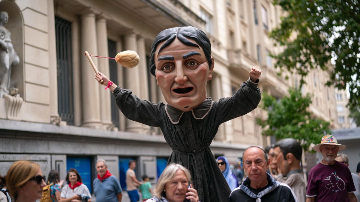 Cabezudos en las calles de Vitoria