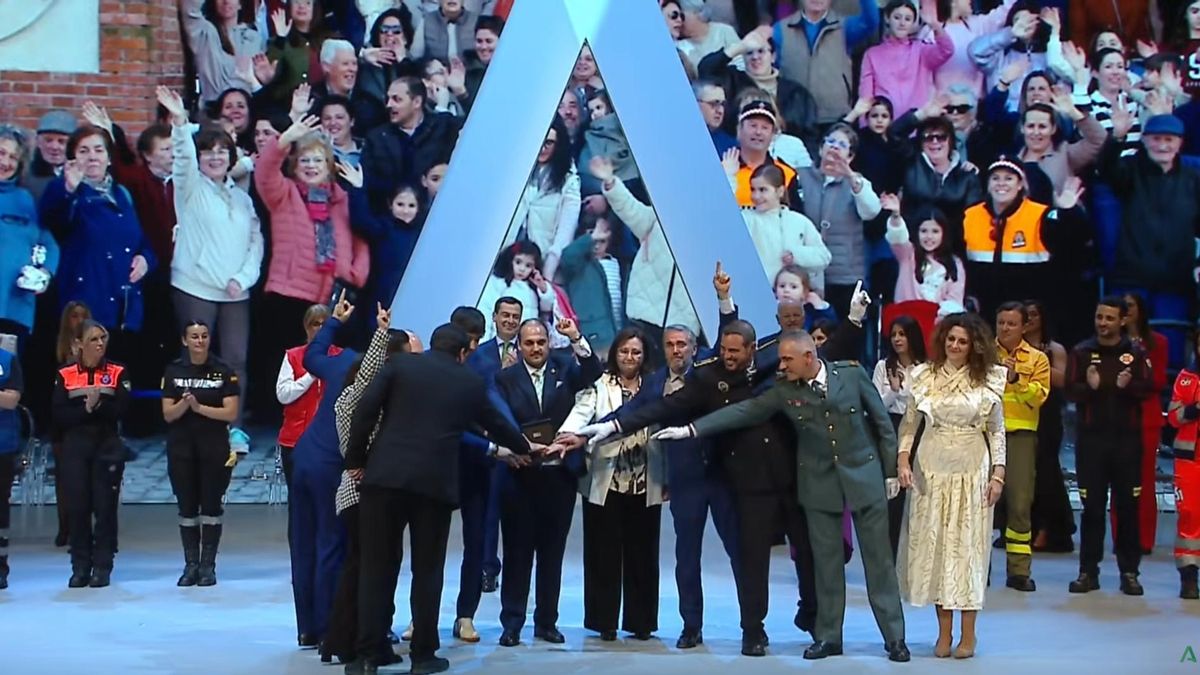 El pueblo de Adamuz recibe la Medalla de Andalucía a los Valores Humanos, Solidaridad y Concordia