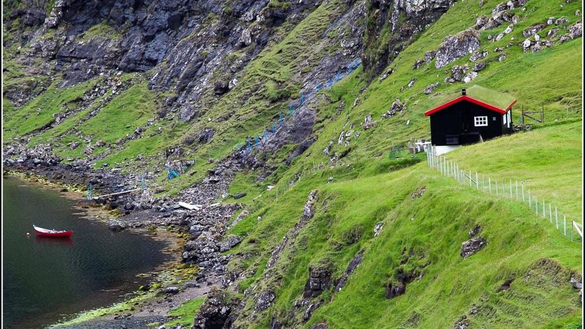 Casa en la montaña de las Islas Feroe