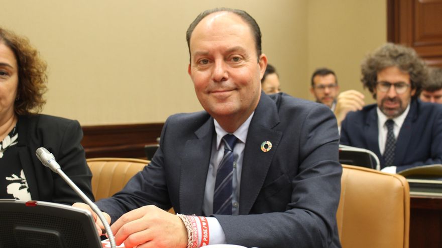 El diputado por Zaragoza del grupo parlamentario del PSOE en el Congreso de los Diputados, Víctor Javier Ruiz de Diego.
