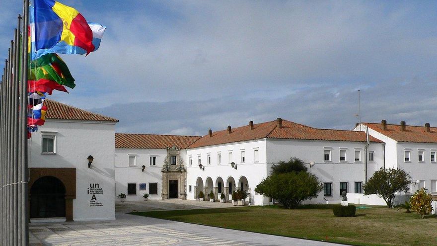 En marcha el programa de másteres universitarios de la UNIA para el nuevo curso y su plan de becas, dotado con más de 400.000 euros