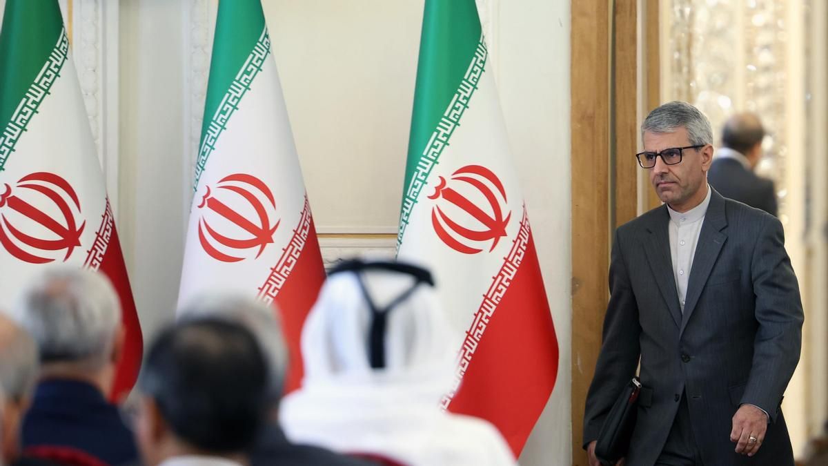 Irán afirma que ha acordado con Omán una ruta segura de navegación en Ormuz