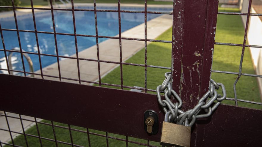 El Gobierno andaluz autoriza las piscinas de los hoteles de la Costa del Sol pero veta las de comunidades de vecinos