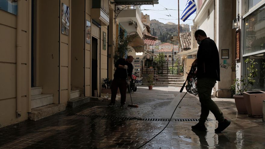 Grecia reduce la cuarentena a 5 días para no paralizar el funcionamiento del país EFE/EPA/KOSTAS TSIRONIS/Archivo