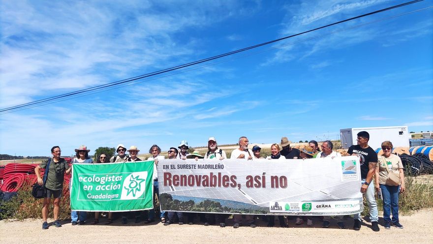 "No queremos campos de cristal": nueva marcha en Guadalajara contra la proliferación de parques fotovoltaicos