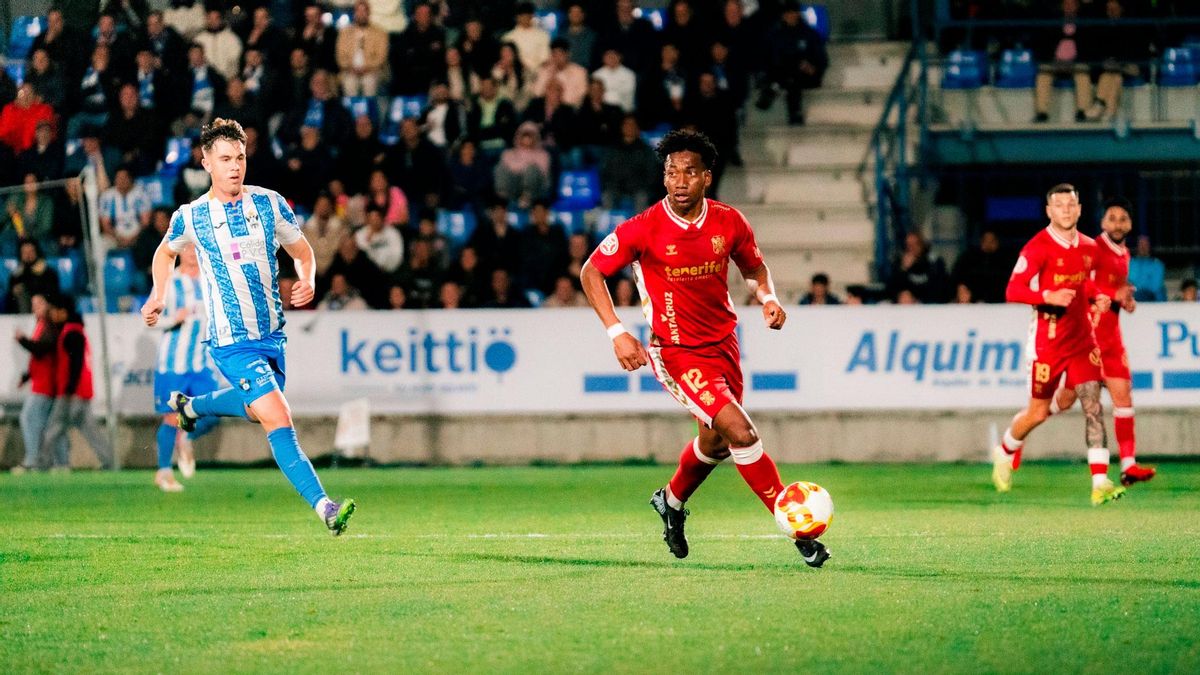 El Tenerife sigue sin pegada, pero gana un punto