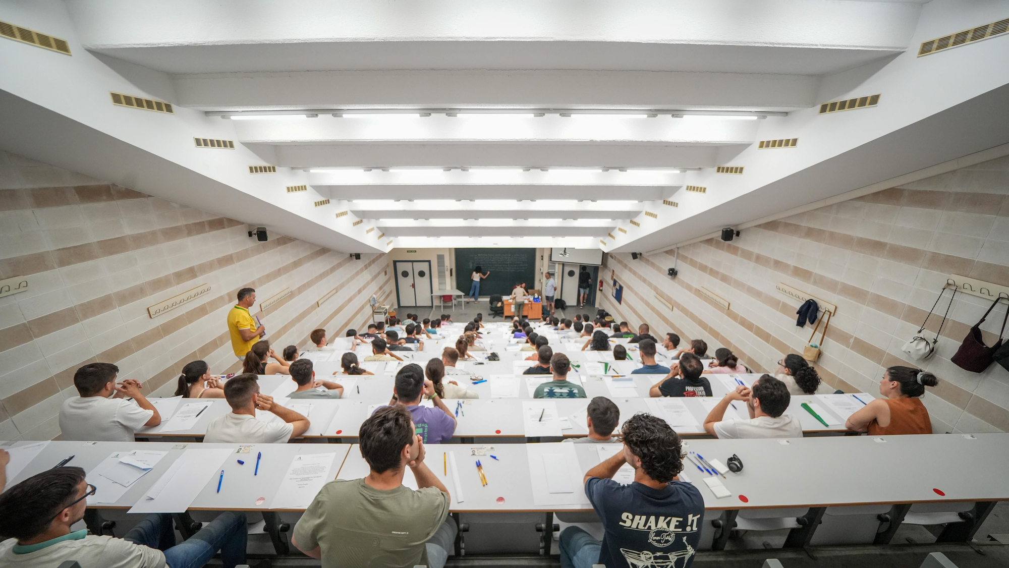 Inicio de la prueba escrita de las oposiciones al cuerpo de Secundaria, de Música y Artes Escénicas y Especialistas en Sectores Singulares de Formación Profesional