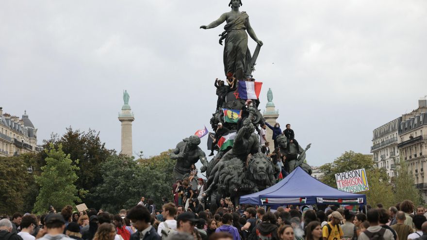 Miles de manifestantes de izquierda protestan en Francia contra el nombramiento de Barnier