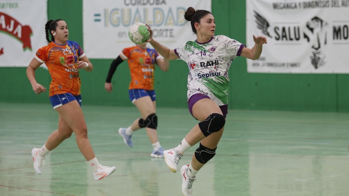 Lucía Vacas, durante un partido con Adesal