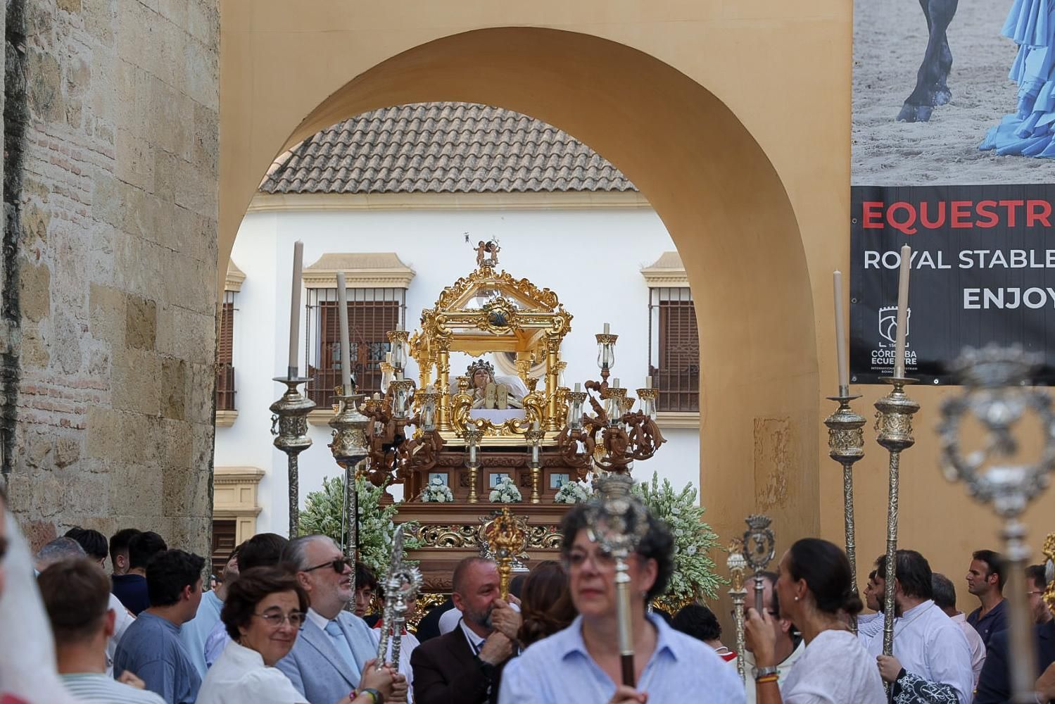 La procesión de la Virgen del Tránsito de Córdoba, en imágenes