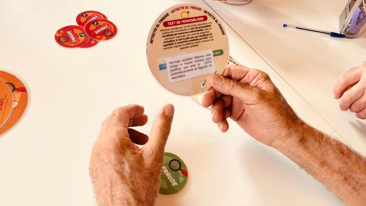 Ciberseguridad para mayores: la iniciativa de una egresada de la ULE en Matallana de Torío contra el fraude online