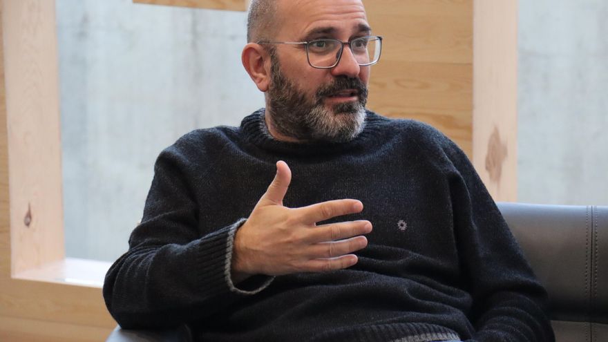 Francisco Seijo, experto en cultura del fuego: "Invertimos en helicópteros, pero no lo suficiente en mantener vivos los pueblos"