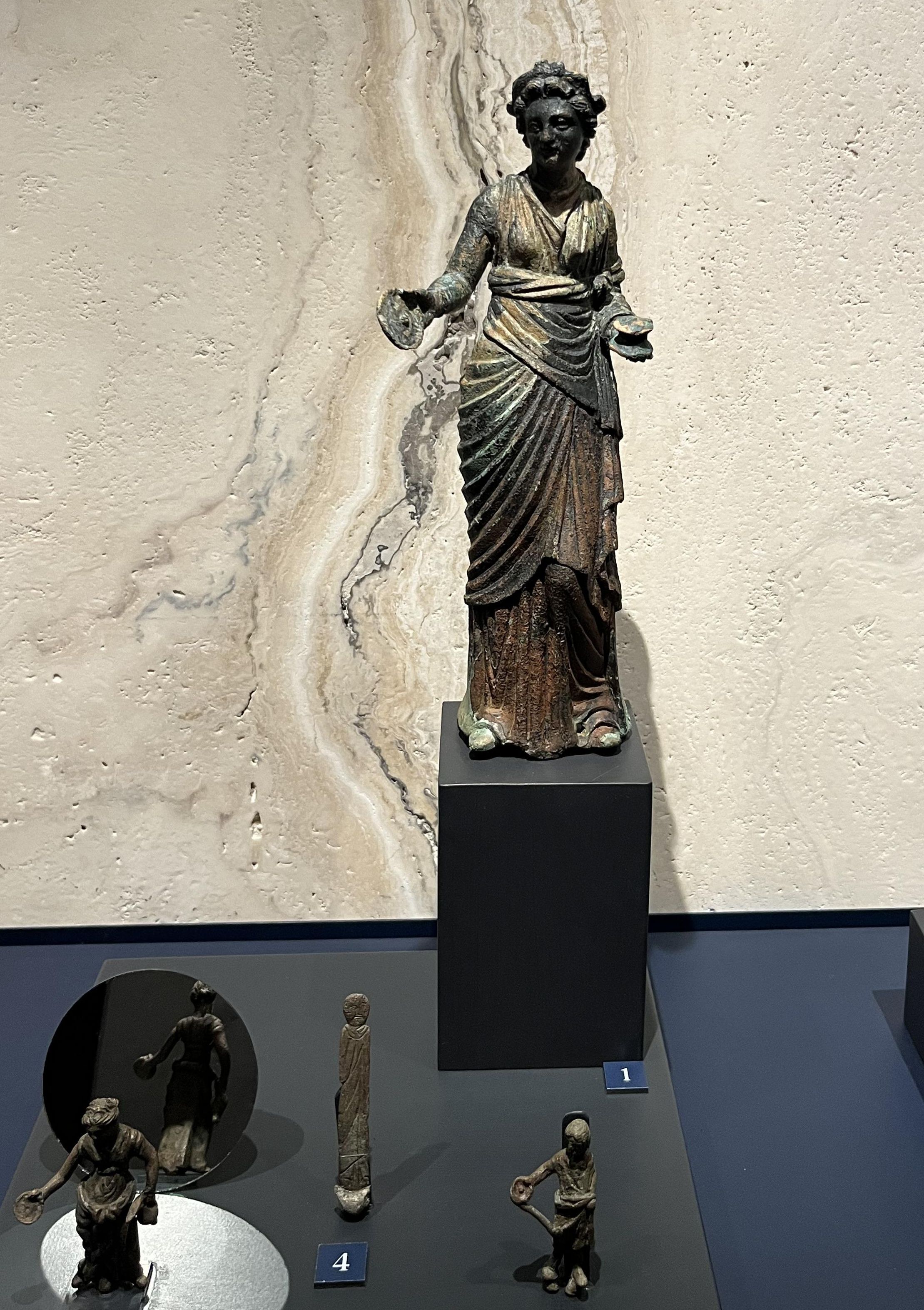 Algunas de las figuras de bronce más pequeñas de bronces de San Casciano dei Bagni que eran rituales.