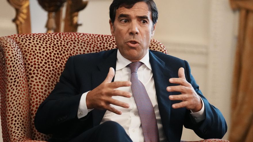 El presidente de Kutxabank acusa a los políticos de presionar a la banca para que remuneren los depósitos porque "suena bien"