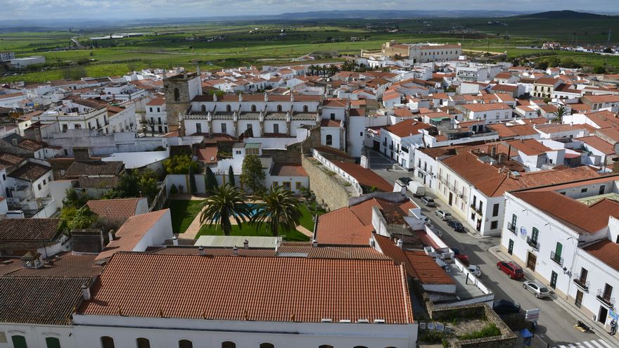 La villa medieval extremeña con un castillo del siglo XIV y perfecta para una escapada de fin de semana