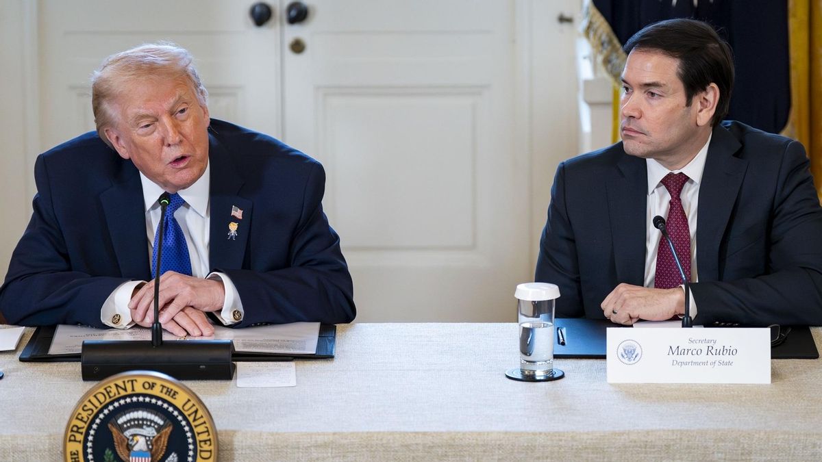 El presidente Donald Trump (izq) y el secretario de Estado de EEUU, Marco Rubio, en la Casa Blanca, el 9 de enero de 2026.