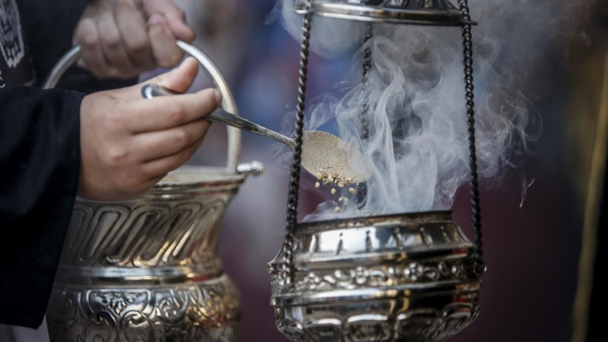 La salida procesional de la hermandad de Ánimas, en imágenes