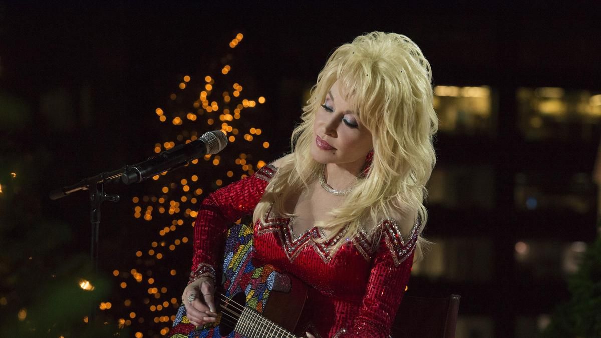 Por qué Dolly Parton es la verdadera reina de la Navidad (y no Mariah Carey)