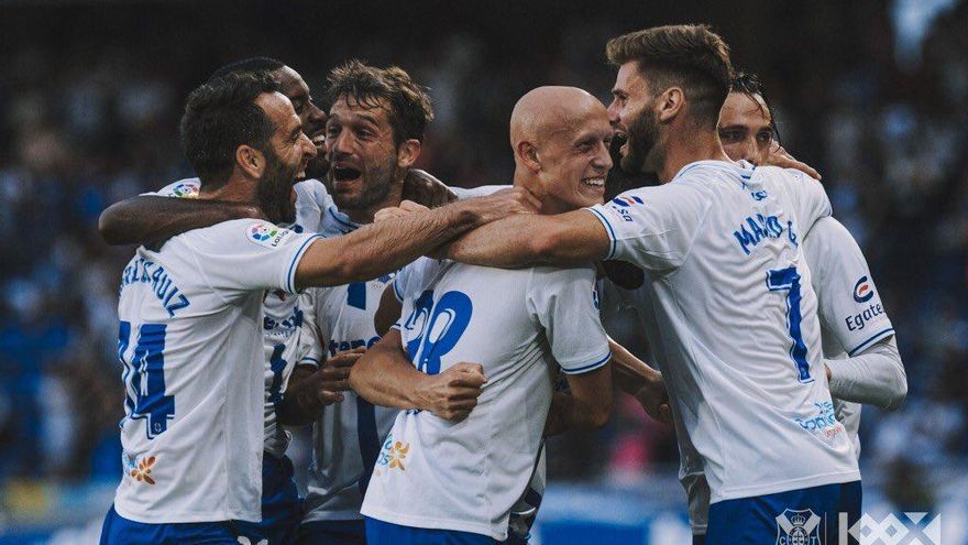 El CD Tenerife desplaza a toda su plantilla a Gran Canaria