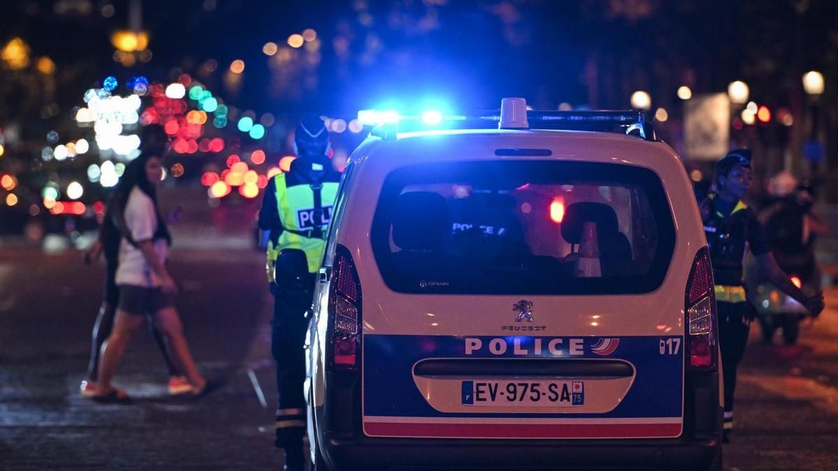 Policía francesa en París