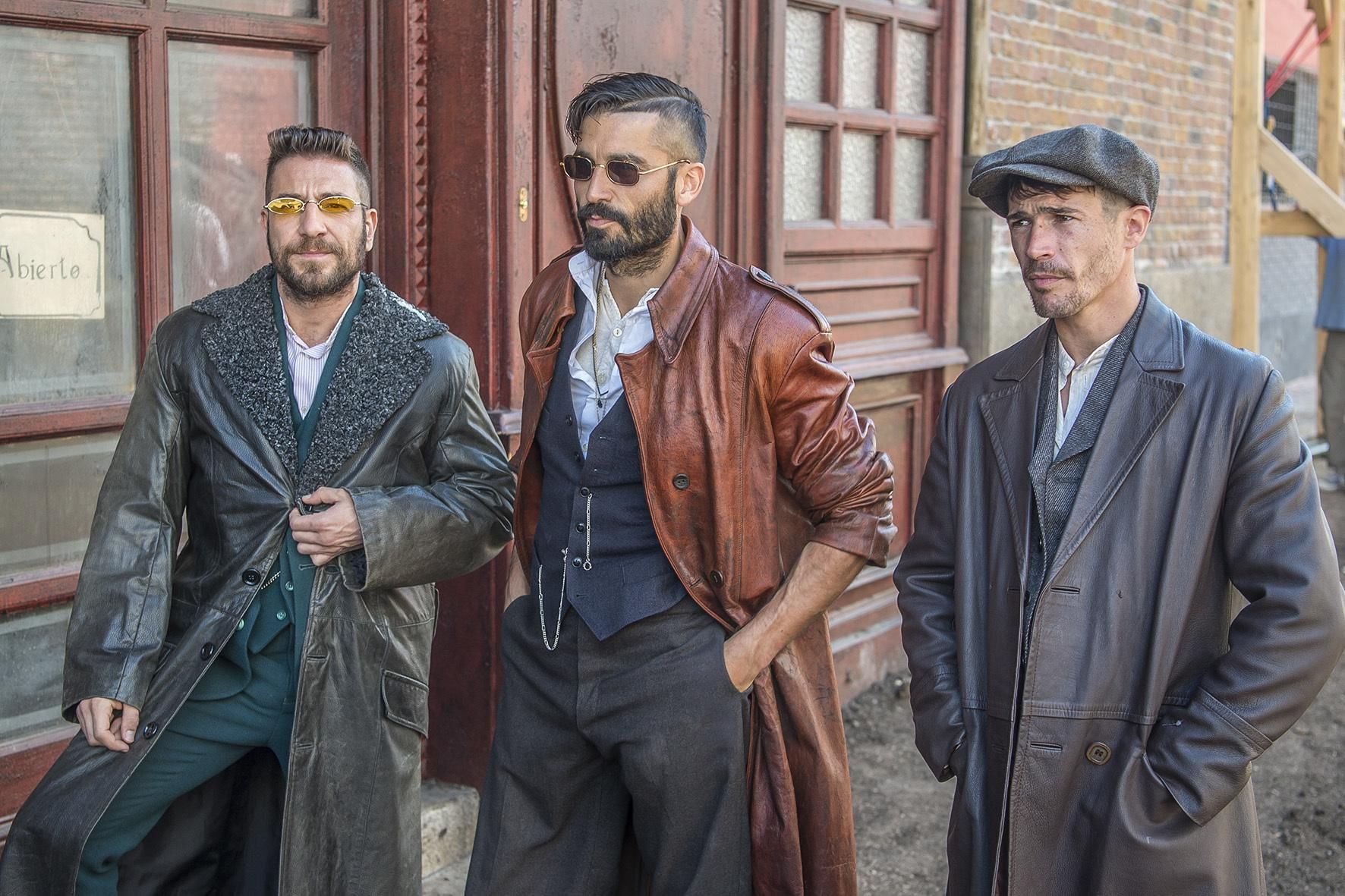 Visita al rodaje de El continental, la nueva serie de Álex García y Michelle Jenner en TVE