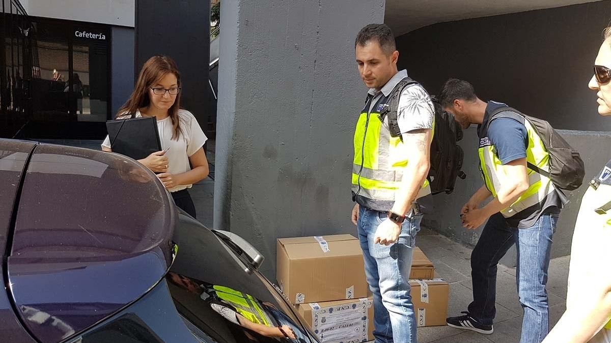 Registro de la UDEF en Puertollano (Ciudad Real)