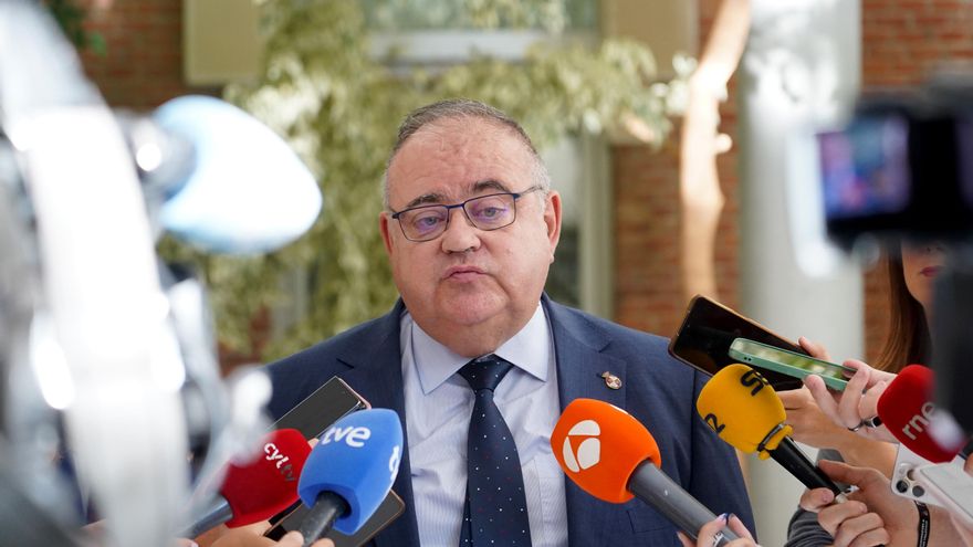 Sanidad no pagará antes del año que viene las noches y festivos que reclama un celador en huelga de hambre en Astorga