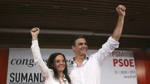 Pedro Sánchez junto a la secretaria general del PSOE de Madrid, Sara Hernández