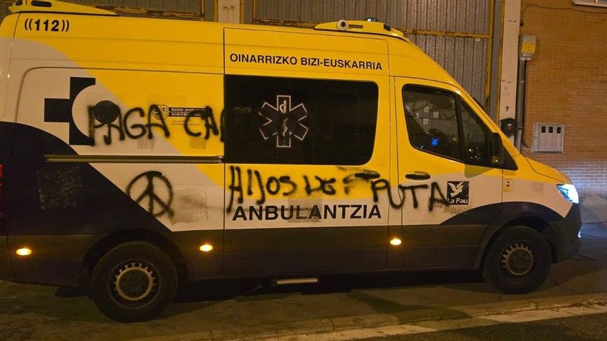 La Ertzaintza constata "sabotajes" y "daños" en sedes y vehículos de ambulancias La Pau en Álava
