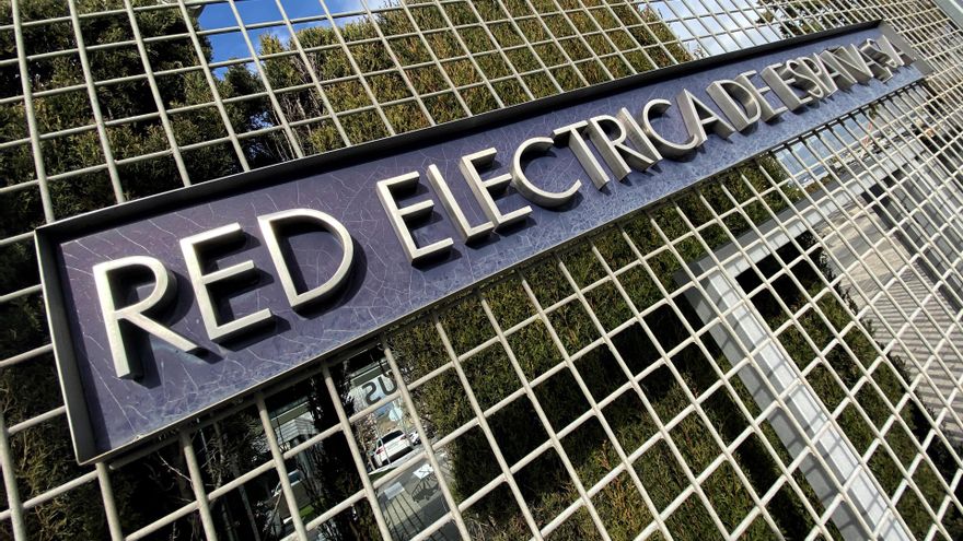 Red Eléctrica denuncia "conflicto de interés" de la CNMC y pide que se archive el expediente del apagón