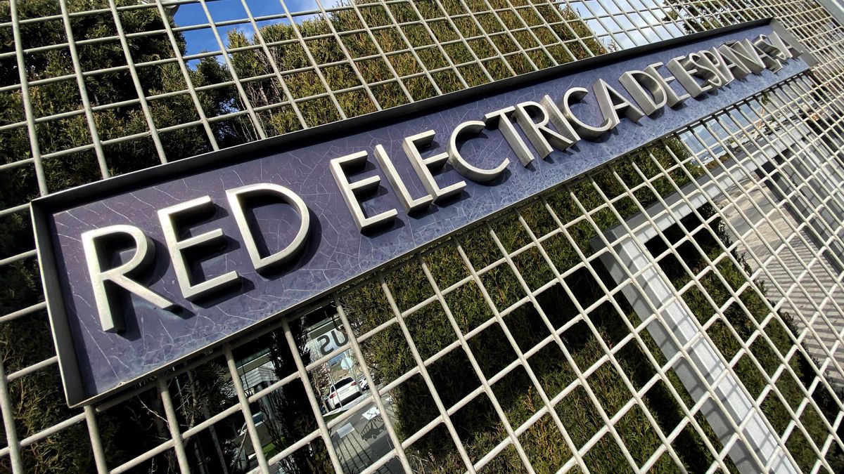 Red Eléctrica denuncia "conflicto de interés" de la CNMC y pide que se archive el expediente del apagón