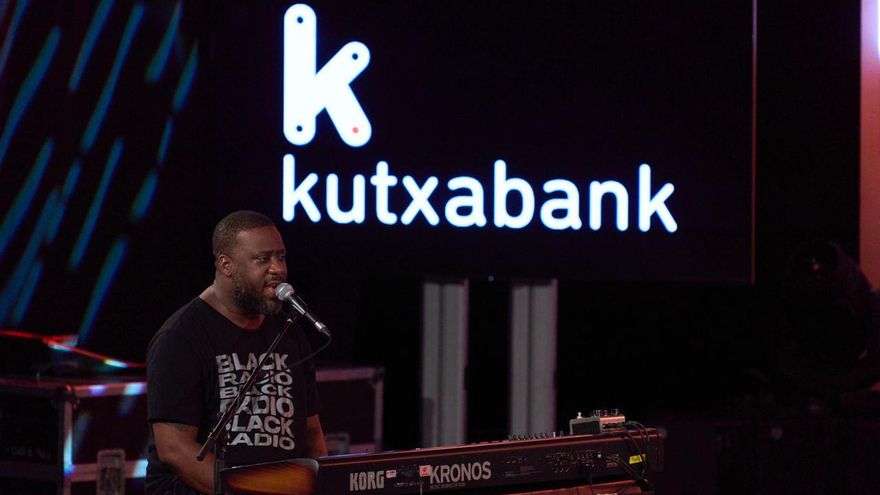 Robert Glasper derrocha sonido urbano y buenas vibraciones en el Festival de Jazz de Vitoria