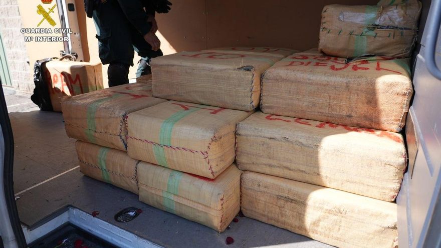 Tres millones de euros en efectivo y 20 detenidos en la operación contra una red que introducía droga a través de Galicia