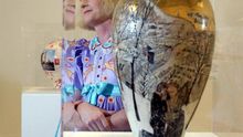 Grayson Perry se inspira en la banca para crear dos nuevas obras de arte
