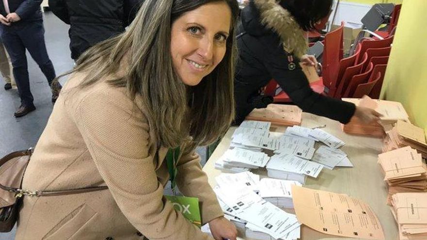 Vox expulsa a dos parlamentarios de Castilla y León por exigir a Abascal más democracia interna