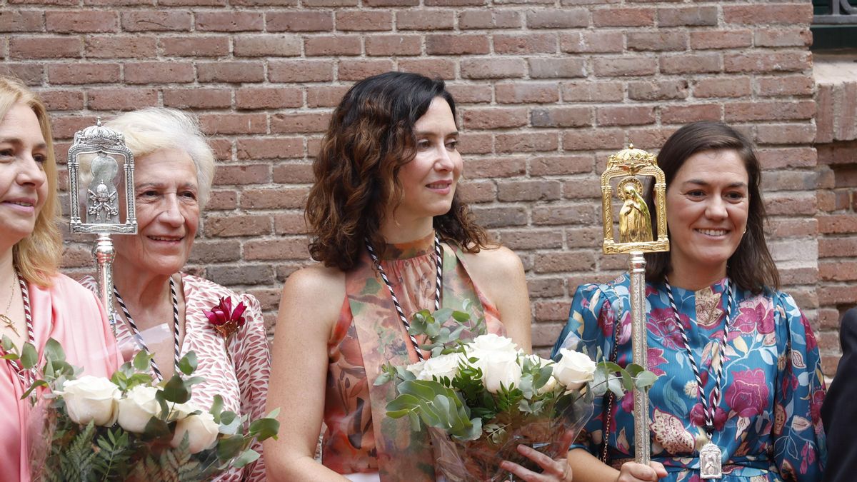 Ayuso, ante el fuego: vacaciones durante los incendios y críticas a Sánchez a la vuelta