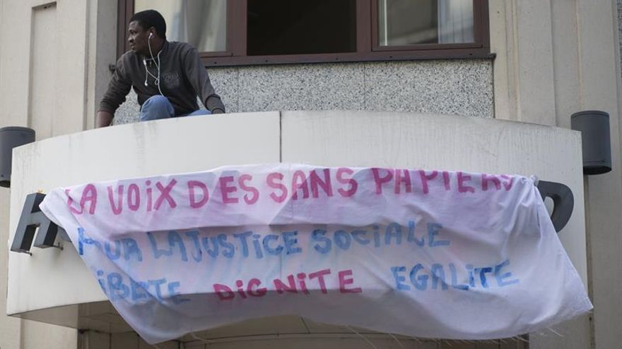 Unos 80 demandantes de asilo ocupan un hotel abandonado en Bruselas