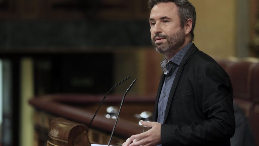 El diputado de Ciudadanos Guillermo Díaz interviene en el pleno celebrado este jueves en el Congreso de los Diputados. EFE/ Fernando Alvarado