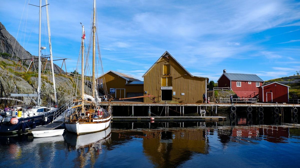 Antiguos galpones de pescadores en la villa de Å.