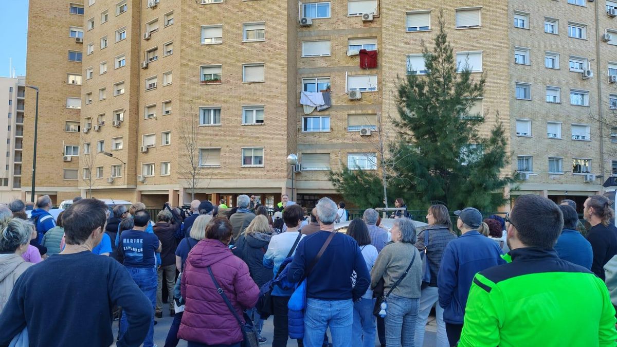 Los asistentes durante la lectura del manifiesto
