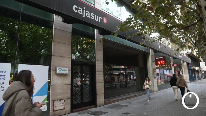 Cajasur inicia un proceso de prejubilaciones voluntarias que afecta a unos 260 empleados