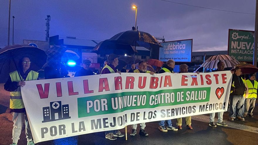 Los vecinos de Villarrubia salen a la calle para exigir un nuevo centro de salud