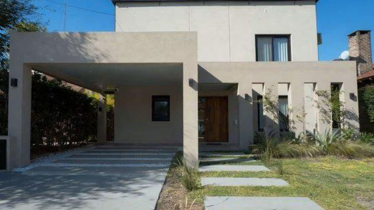 Marcela Pagano acusó a Manuel Adorni de no declarar "una casa de lujo en un country premium" y amplió su denuncia